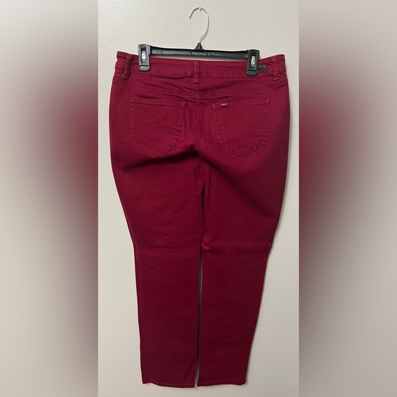 Women’s Lee jeans, size 12, red tapered leg. - Picture 2 of 3